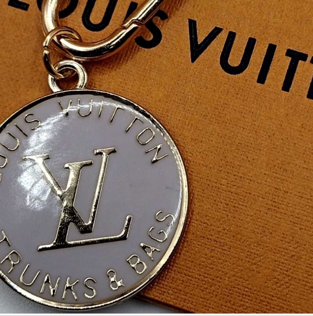 Louis Vuitton Trunks & Bags Charm 25mm Lilac - Picture 8 of 9